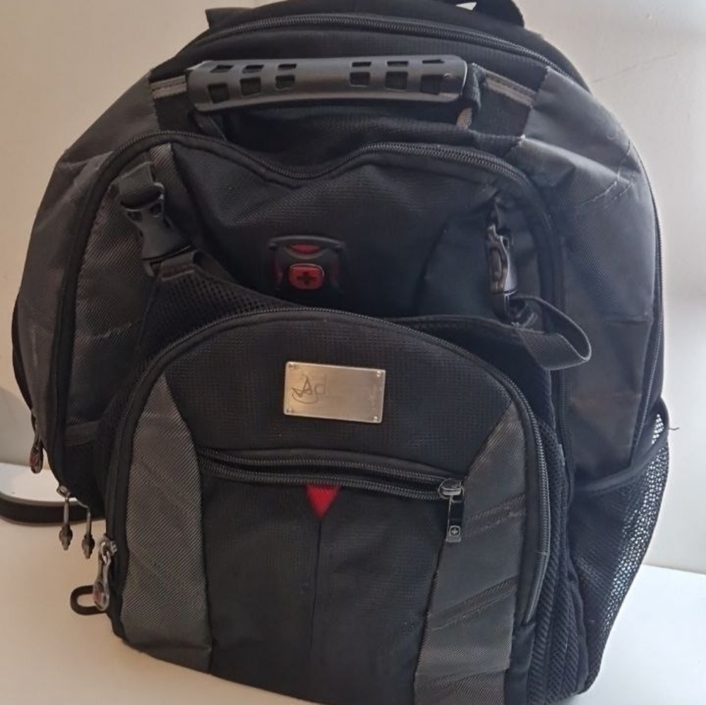 Ultimate Swiss Gear Backpack big